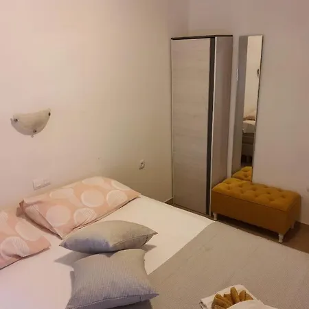 Apartments And Rooms Niki 2 Kastela