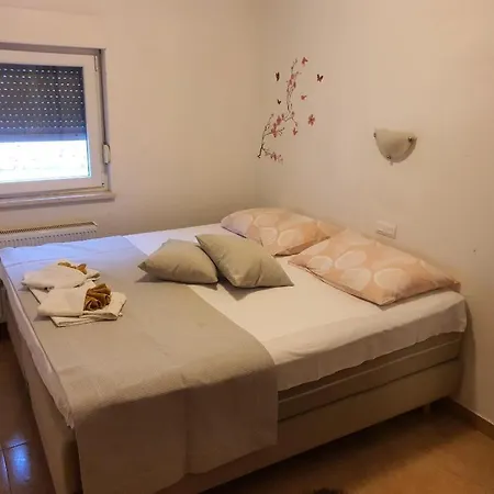 Apartments And Rooms Niki 2 Apartman *