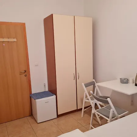 Apartments And Rooms Niki 2 Kastela