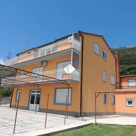 Apartment Apartments And Rooms Niki 2 Kastela