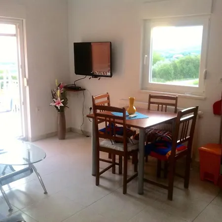 Apartments And Rooms Niki 2 Apartman *