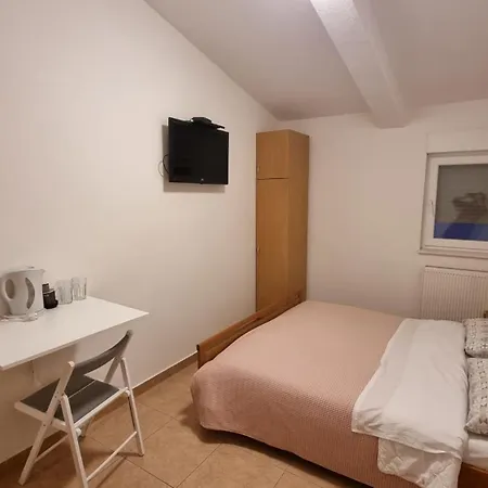 Apartments And Rooms Niki 2 Apartment *