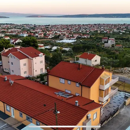 And Niki 2 Апартаменты
