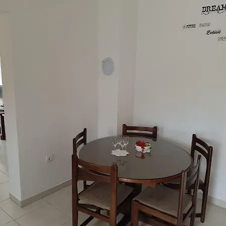 Apartment Apartments And Rooms Niki 2 *