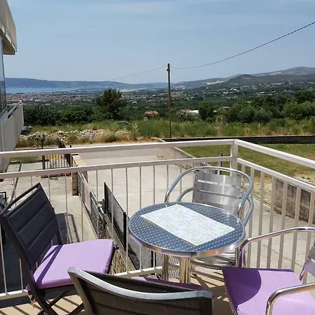 Apartment Apartments And Rooms Niki 2 Kastela