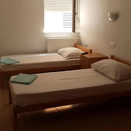 Apartment Apartments And Rooms Niki 2 Kastela